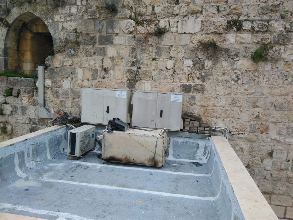 איטום גג בחומרים פוליאורתניים
